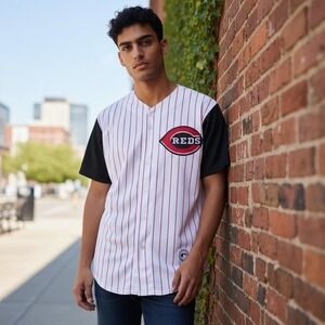 Cincinatti Reds # 3 Throwback Majestic Pin Striped MLB Jersey Size Small 42"